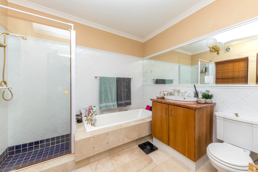 4 Bedroom Property for Sale in Oranjezicht Western Cape